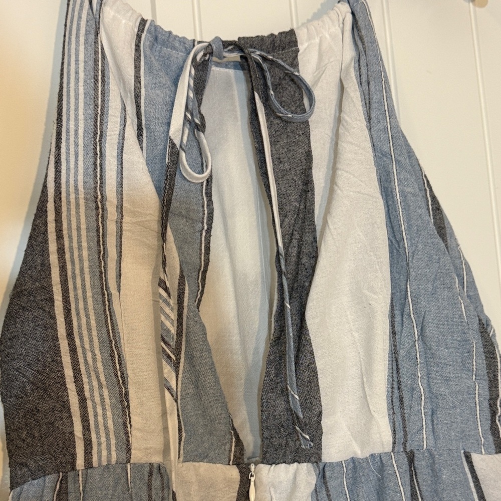 Elegant Striped Jumpsuit in Blue and Gray - Picture 4 of 6